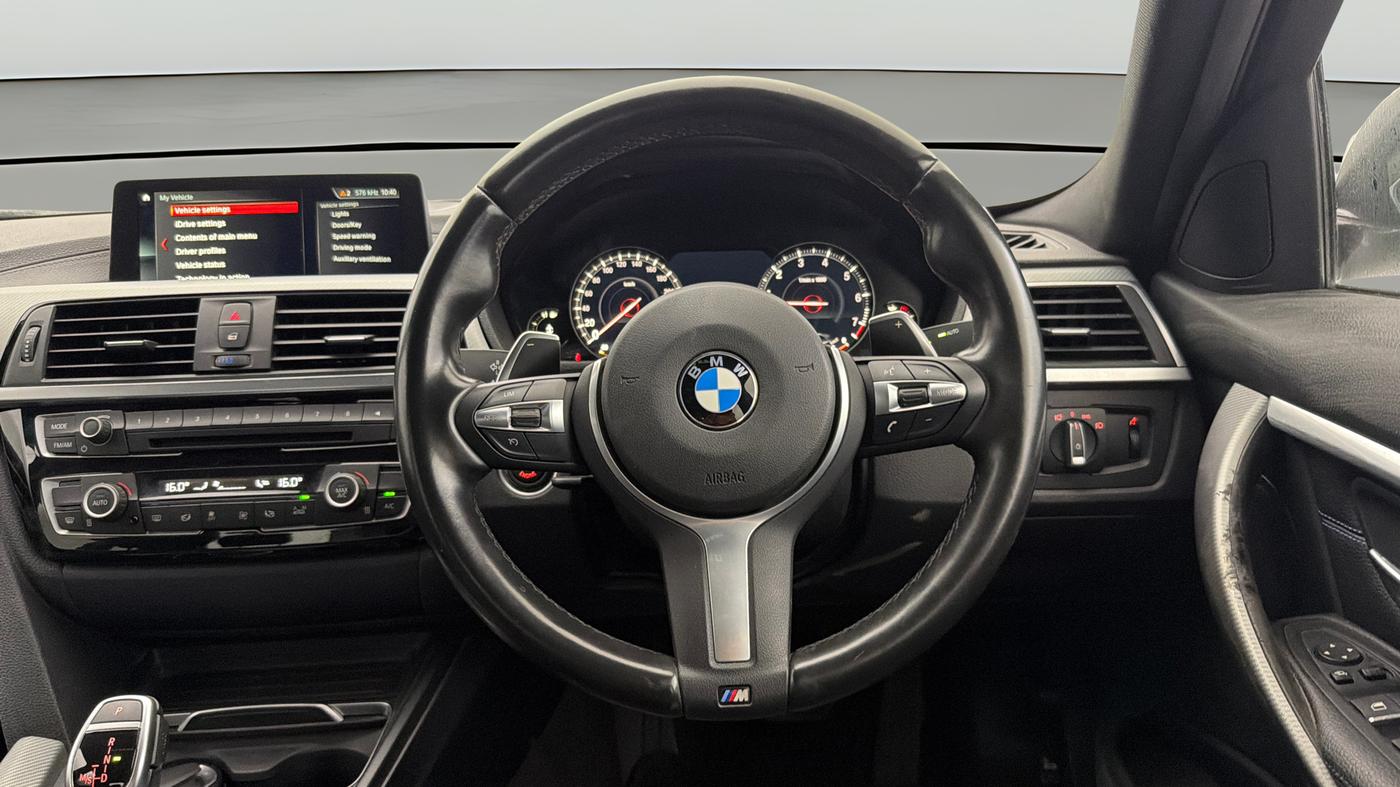2018 BMW 3 Series 330i M Sport Shadow Edition, Petrol, Automatic, 24,128 km, Steering Wheel Close Up