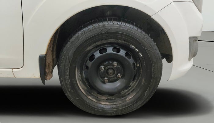 2013 Ford Figo EXI 1.4 DIESEL, Diesel, Manual, 1,44,732 km, Right Front Wheel