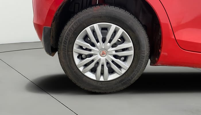 2015 Maruti Swift VXI, Petrol, Manual, 25,700 km, Right Rear Wheel