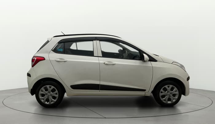 2015 Hyundai Grand i10 SPORTZ 1.2 KAPPA VTVT, Petrol, Manual, 17,282 km, Right Side View