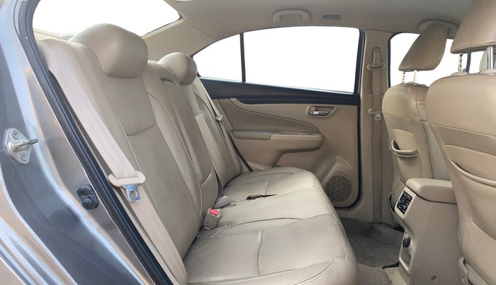 2018 Maruti Ciaz ALPHA 1.4 PETROL, Petrol, Manual, 1,08,199 km, Right Side Rear Door Cabin