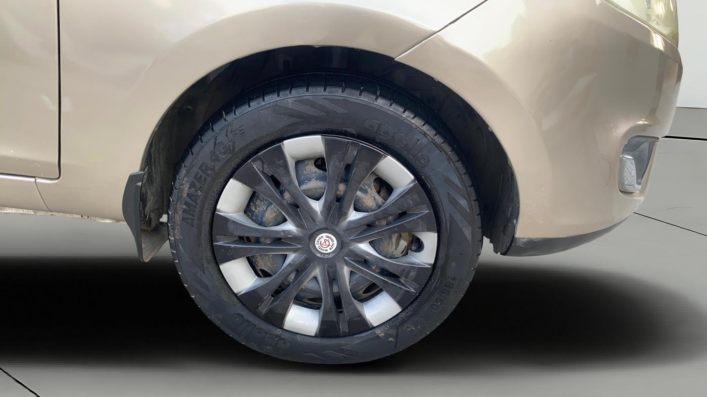 2016 Tata Zest XMS PETROL, Petrol, Manual, 96,724 km, Right Front Wheel