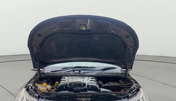 2016 Mahindra XUV500 W10, Diesel, Manual, 69,315 km, Open Bonet