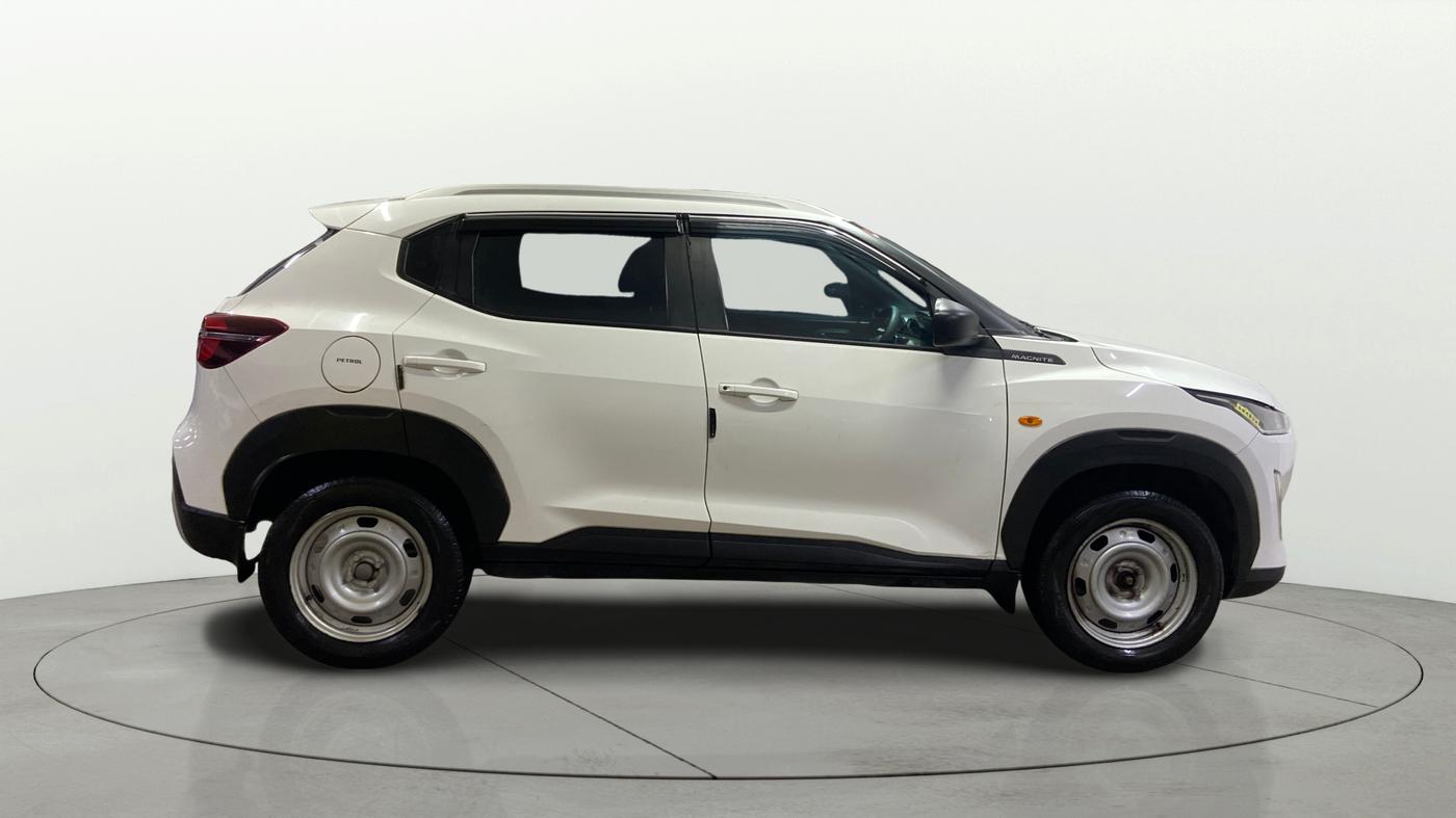 2023 Nissan MAGNITE XE, Petrol, Manual, 24,763 km, Right Side View