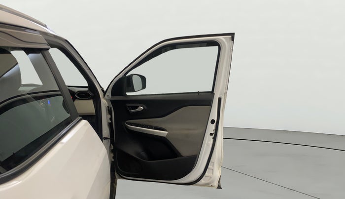 2022 Nissan MAGNITE XV MT, Petrol, Manual, 32,975 km, RHS Front Door