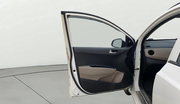 2014 Hyundai Grand i10 SPORTZ AT 1.2 KAPPA VTVT, Petrol, Automatic, 1,12,842 km, LHS Front Door