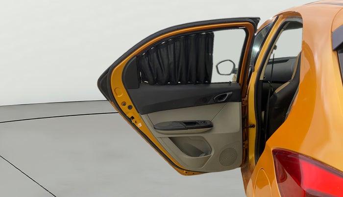 2016 Tata Tiago XT PETROL, CNG, Manual, 1,15,645 km, LHS Rear Door