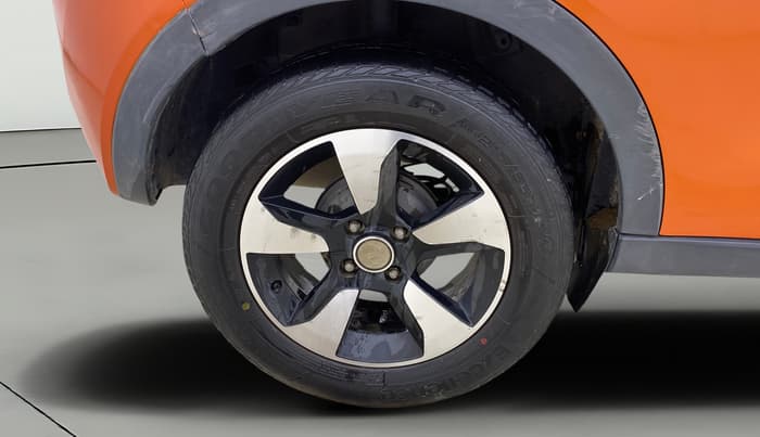 2019 Tata NEXON XZ PLUS PETROL DUAL TONE, CNG, Manual, 89,283 km, Right Rear Wheel