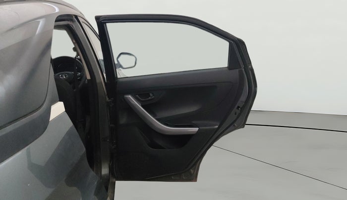 2023 Tata NEXON XM PLUS SUNROOF PETROL, Petrol, Manual, 35,466 km, RHS Rear Door