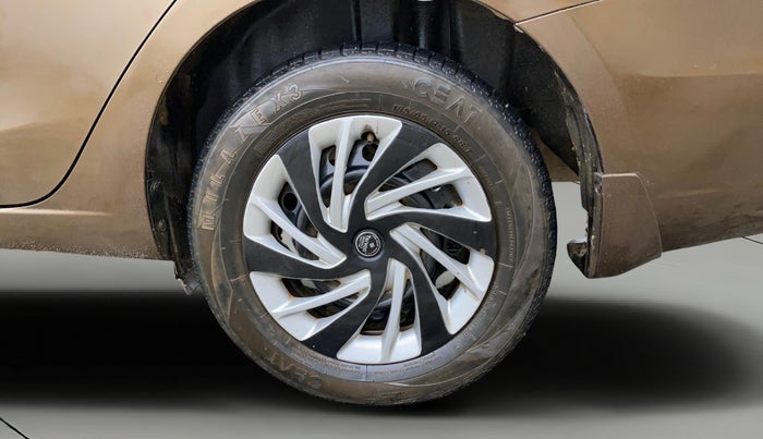 2017 Maruti Ciaz DELTA 1.4 AT PETROL, Petrol, Automatic, 1,21,537 km, Left Rear Wheel