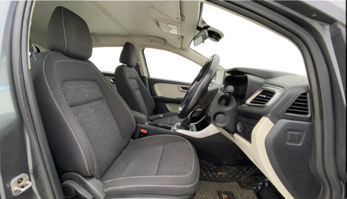 2022 Tata ALTROZ XZA, Petrol, Automatic, 27,042 km, Right Side Front Door Cabin