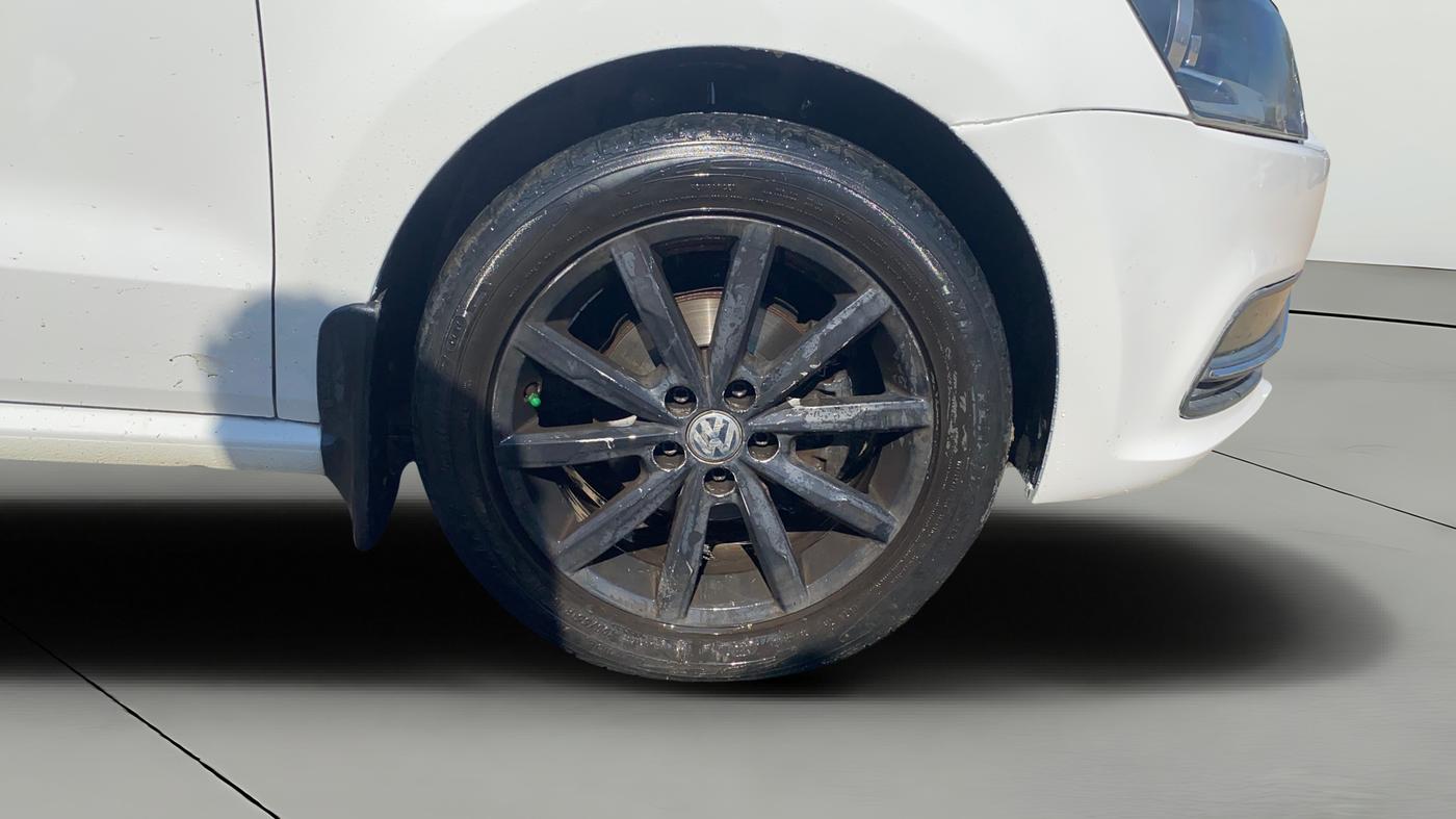 2017 Volkswagen Polo GT TSI AT, Petrol, Automatic, 1,04,458 km, Right Front Wheel