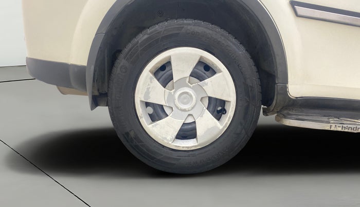 2017 Mahindra XUV500 W6 AT, Diesel, Automatic, 95,152 km, Right Rear Wheel