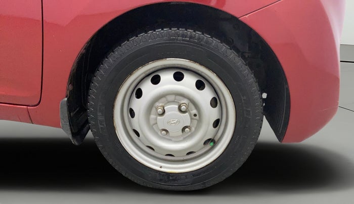 2018 Hyundai Eon ERA +, Petrol, Manual, 25,663 km, Right Front Wheel