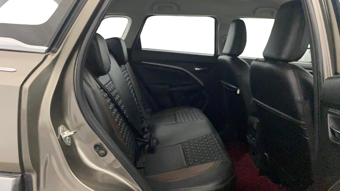 2024 Maruti BREZZA LXI, Petrol, Manual, 35,047 km, Third Seat Row ( optional )