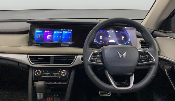 2022 Mahindra XUV700 AX 7 LUXURY P AT 7 STR, Petrol, Automatic, 13,673 km, Steering Wheel Close Up