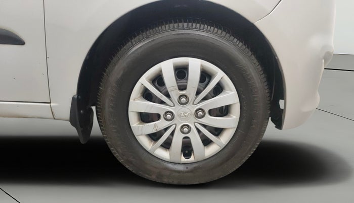 2014 Hyundai i10 SPORTZ 1.1, CNG, Manual, 99,114 km, Right Front Wheel