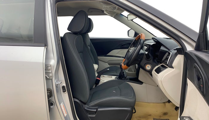 2019 Mahindra XUV300 W6 1.2 PETROL, Petrol, Manual, 36,925 km, Right Side Front Door Cabin