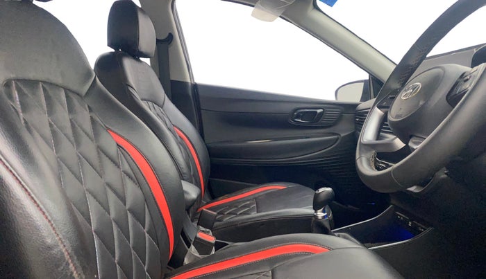 2022 Hyundai NEW I20 ASTA 1.2 MT, Petrol, Manual, 26,568 km, Right Side Front Door Cabin