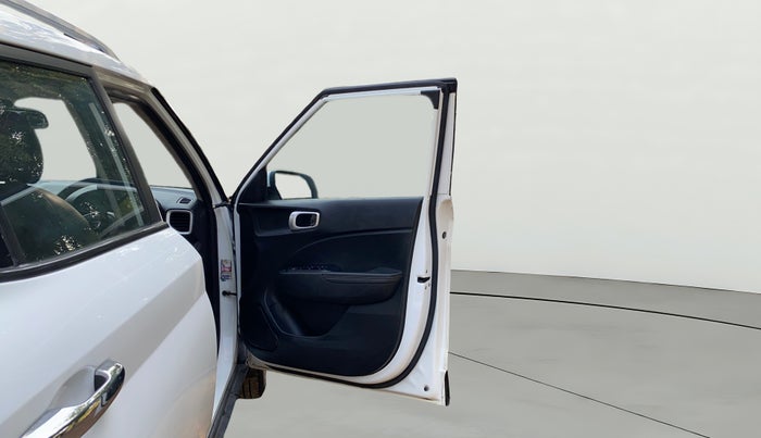 2021 Hyundai VENUE SX 1.0 (O) TURBO, Petrol, Manual, 61,353 km, RHS Front Door