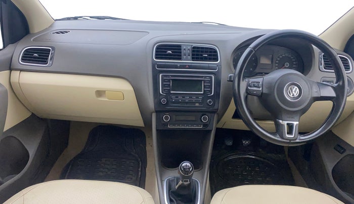 2014 Volkswagen Vento HIGHLINE 1.6 MPI, Petrol, Manual, 1,05,619 km, Dashboard