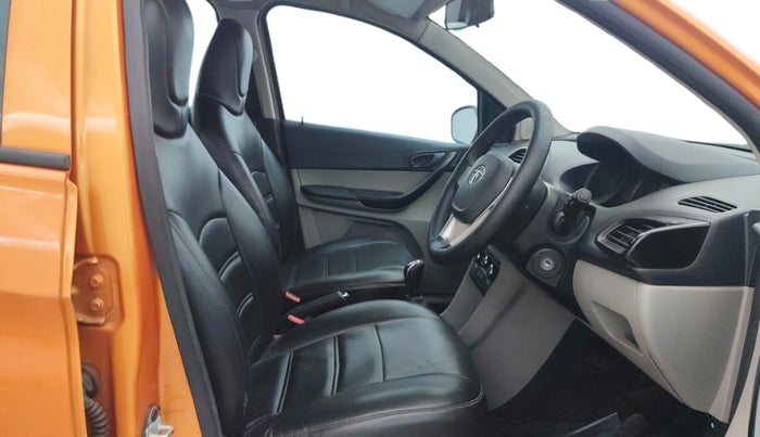 2016 Tata Tiago XT PETROL, Petrol, Manual, 1,09,669 km, Right Side Front Door Cabin