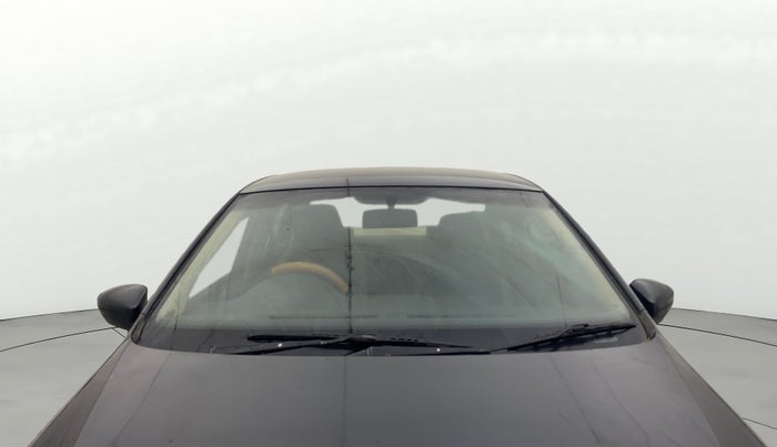 2017 Volkswagen Ameo HIGHLINE1.5L, Diesel, Manual, 1,30,721 km, Front Windshield