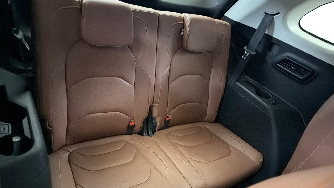 2020 MG HECTOR PLUS SHARP 1.5 PETROL TURBO DCT 6-STR, Petrol, Automatic, 33,488 km, Third Seat Row ( optional )