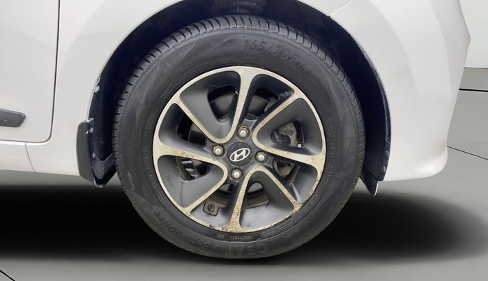 2017 Hyundai Grand i10 SPORTZ (O) AT 1.2 KAPPA VTVT, Petrol, Automatic, 39,814 km, Right Front Wheel