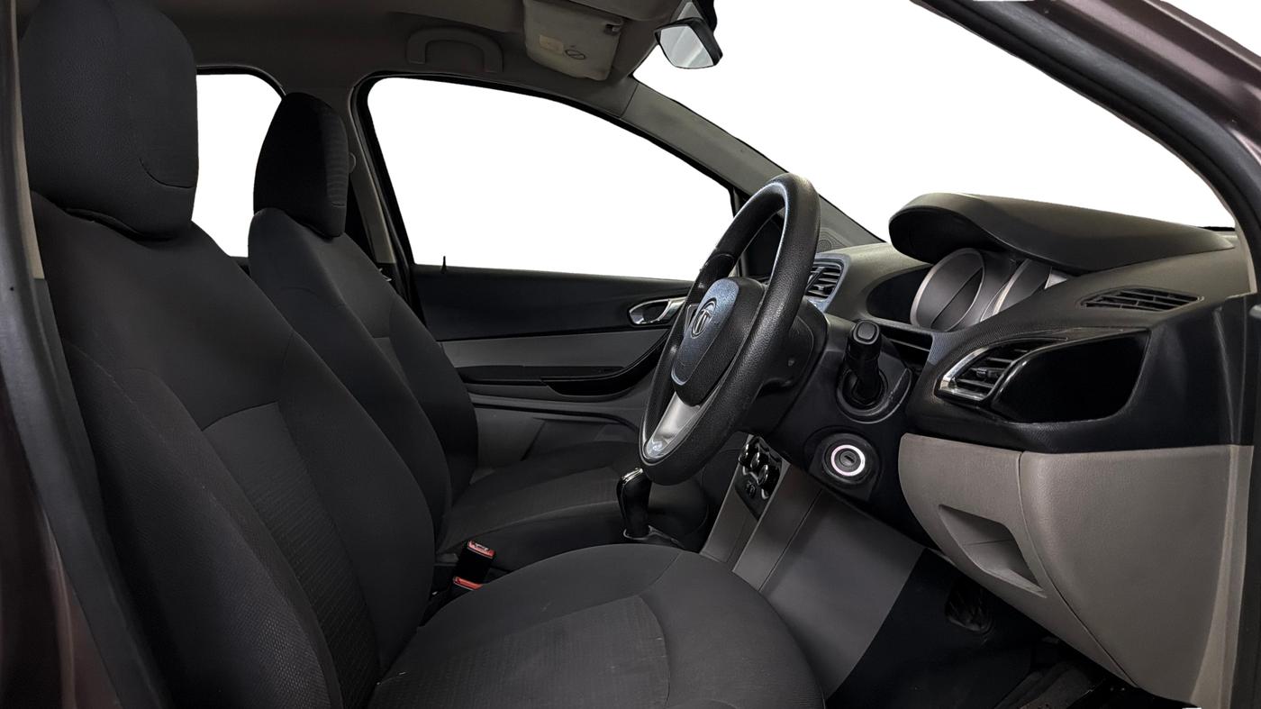 2016 Tata Tiago XZ PETROL, Petrol, Manual, 51,284 km, Right Side Front Door Cabin