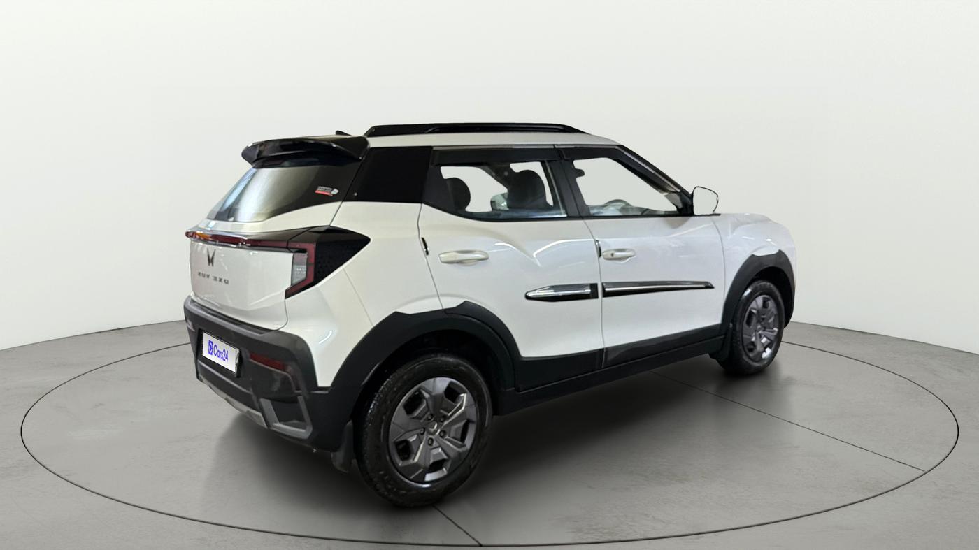 2025 Mahindra XUV 3XO MX3 Pro 1.2 L TCMPFi, Petrol, Manual, 5,280 km, Right Back Diagonal