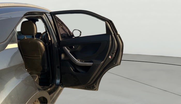 2022 Tata NEXON XM PLUS SUNROOF PETROL, Petrol, Manual, 59,792 km, RHS Rear Door