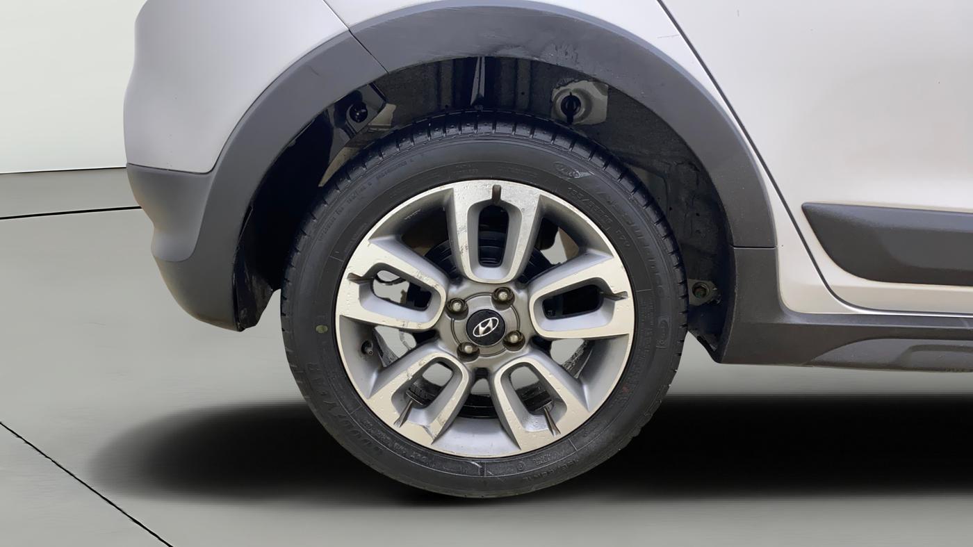 2016 Hyundai i20 Active 1.2 S, CNG, Manual, 67,663 km, Right Rear Wheel