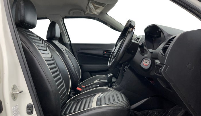 2019 Maruti Vitara Brezza VDI AMT, Diesel, Automatic, 47,994 km, Right Side Front Door Cabin