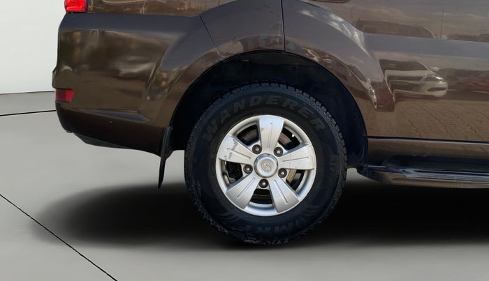 2013 Tata Safari Storme 2.2 VX 4X2, Diesel, Manual, 1,06,044 km, Right Rear Wheel