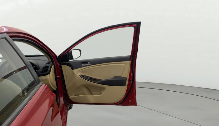 2016 Hyundai Verna 1.6 VTVT SX, Petrol, Manual, 31,268 km, RHS Front Door