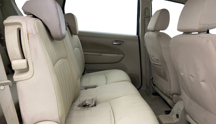 2016 Maruti Ertiga VXI, CNG, Manual, 1,30,738 km, Right Side Rear Door Cabin