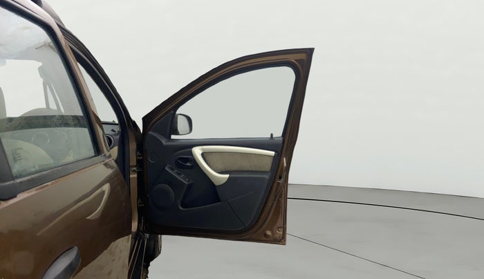 2014 Renault Duster 85 PS RXL DIESEL, Diesel, Manual, 1,03,375 km, RHS Front Door