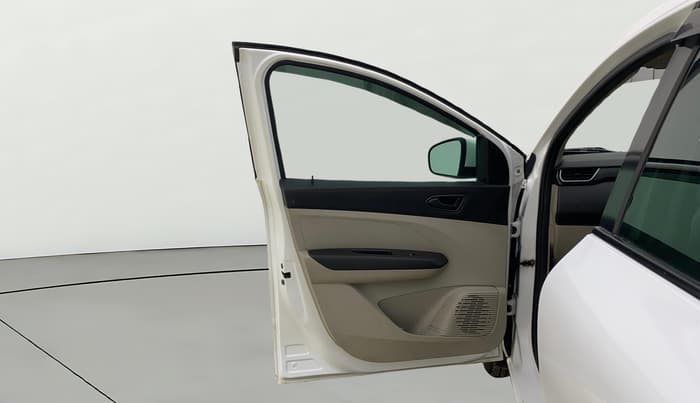2021 Renault TRIBER RXT, CNG, Manual, 91,304 km, LHS Front Door
