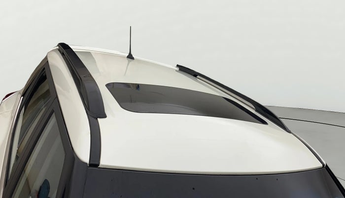 2023 Mahindra XUV300 W8 (O) 1.5 DIESEL AMT, Diesel, Automatic, 25,849 km, Roof