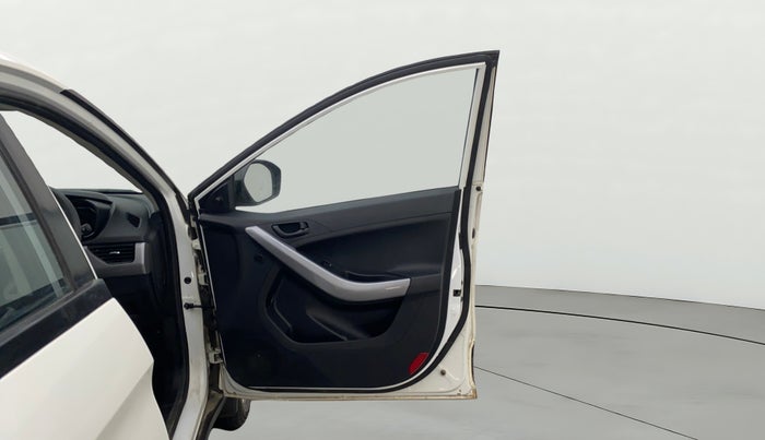 2023 Tata NEXON XE PETROL, Petrol, Manual, 15,334 km, RHS Front Door