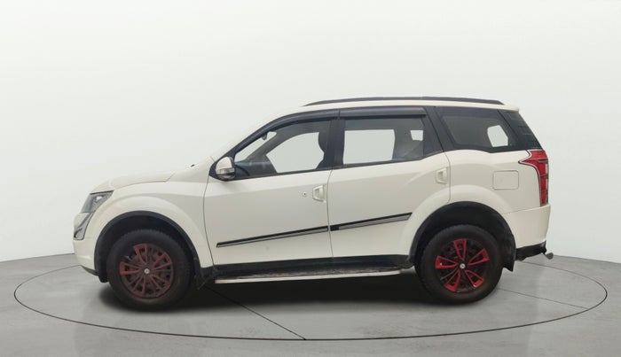 2015 Mahindra XUV500 W8, Diesel, Manual, 1,14,318 km, Left Side