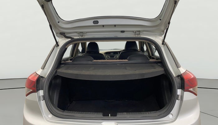 2017 Hyundai Elite i20 SPORTZ 1.2, Petrol, Manual, 42,150 km, Boot Open Zoomed View