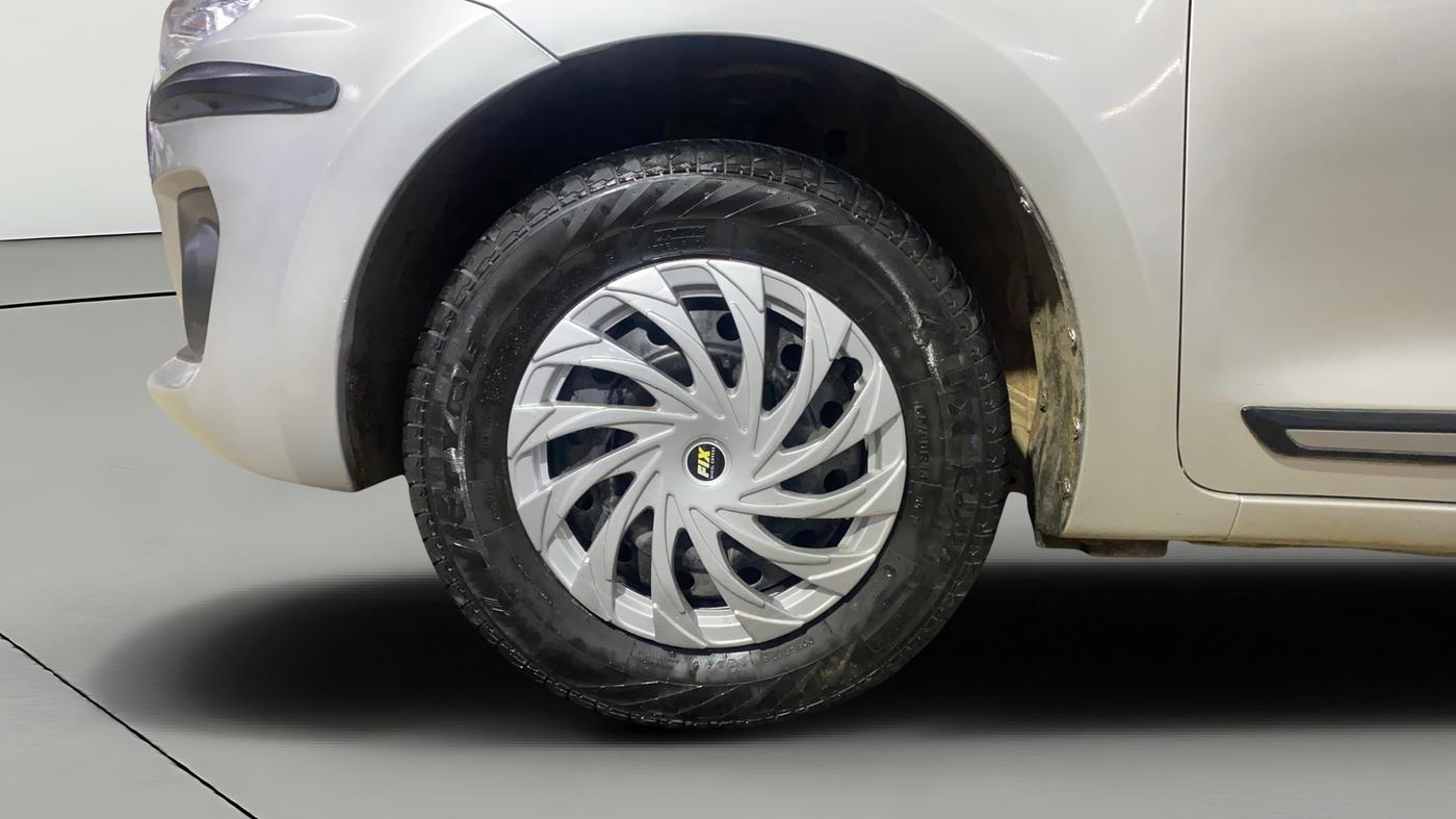 2024 Maruti Swift VXI, CNG, Manual, 11,703 km, Left Front Wheel
