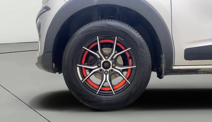 2019 Renault TRIBER RXT, Petrol, Manual, 31,668 km, Left Front Wheel