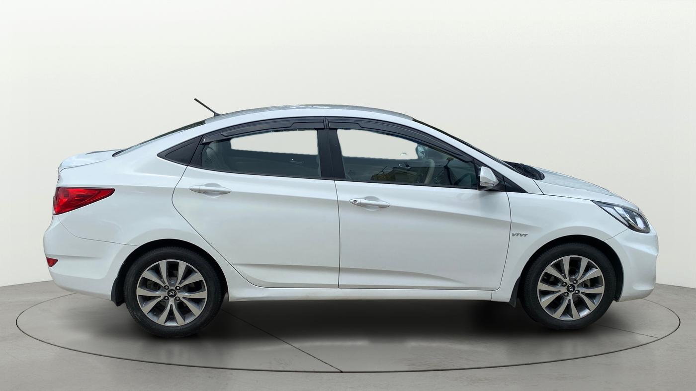 2014 Hyundai Verna FLUIDIC 1.6 VTVT SX, Petrol, Manual, 61,445 km, Right Side View