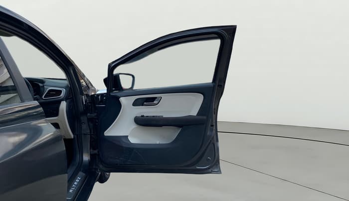 2022 Tata ALTROZ XZ PETROL, Petrol, Manual, 24,698 km, RHS Front Door