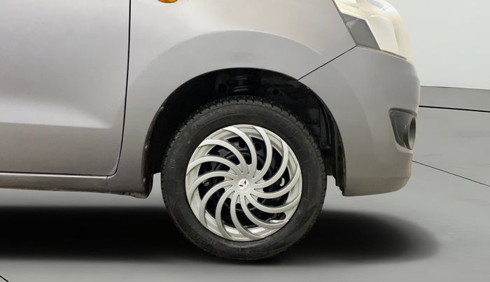 2017 Maruti Wagon R 1.0 VXI, CNG, Manual, 79,188 km, Right Front Wheel
