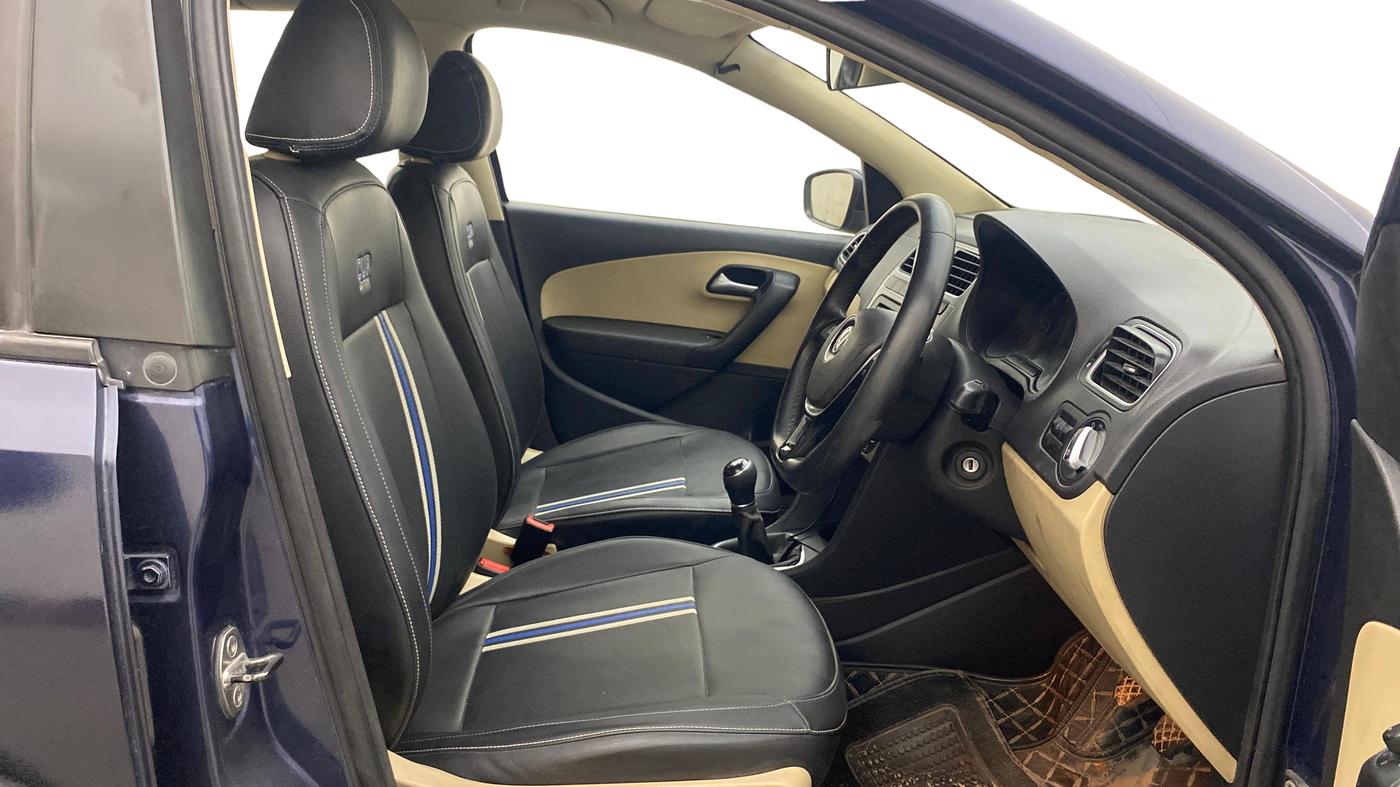 2015 Volkswagen Polo HIGHLINE1.5L, Diesel, Manual, 89,343 km, Right Side Front Door Cabin