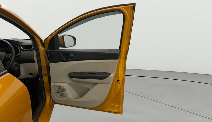 2019 Renault TRIBER RXT, CNG, Manual, 61,119 km, RHS Front Door